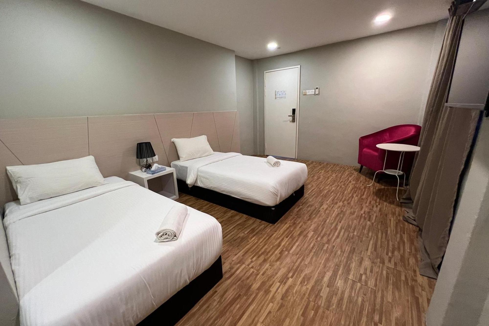 Princess Hotel Pontian Pontian Kecil Exteriör bild