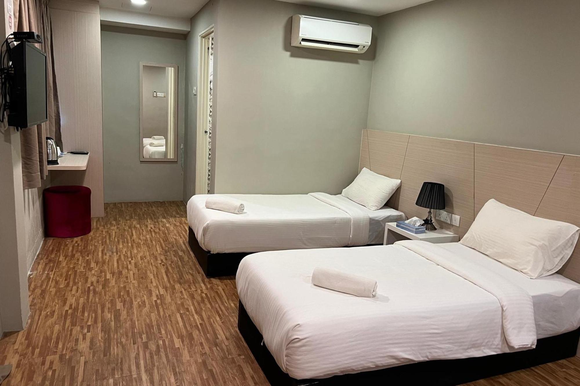 Princess Hotel Pontian Pontian Kecil Exteriör bild
