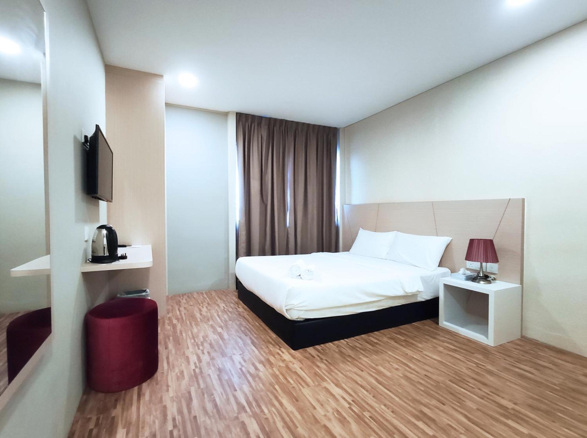 Princess Hotel Pontian Pontian Kecil Exteriör bild